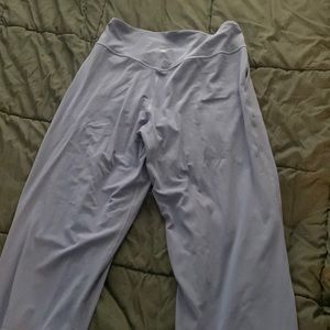 Align wide leg cropped leggings. 23 inches